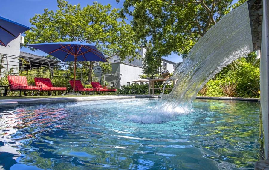 La Fontaine Boutique Hotel 